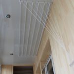 Отделка потолка на балконе