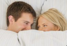 Как разнообразить семейную жизнь в постели?