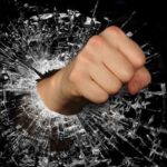 Как ведут себя знаки Зодиака, когда оказываются на грани срыва