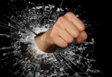 Как ведут себя знаки Зодиака, когда оказываются на грани срыва