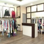 Особенности выбора оборудования для магазина одежды