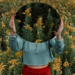 Закон отражения объясняет, почему вы притягиваете в свою жизнь одних и тех же людей, места и проблемы