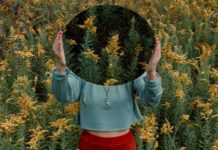 Закон отражения объясняет, почему вы притягиваете в свою жизнь одних и тех же людей, места и проблемы