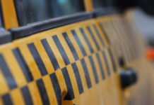 Как устроена цепочка выплат водителю такси?