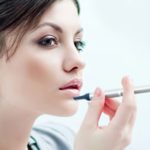Курение электронных сигарет с никотином грозит тромбами