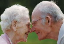 Самотність впливає на довголіття сильніше за куріння — лікарі