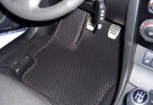 Когда пора менять коврики в машине?