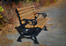 Особенности выбора чугунной лавочки
