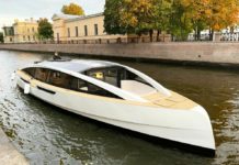 Прогулка на катере: альтернативный вариант, как провести время в Санкт-Петербурге