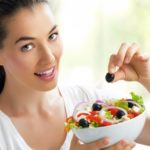 Швидке почуття ситості після їжі – перший симптом раку