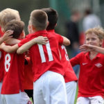 Важность и выбор футбольной формы для детей