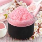 Контрактное производство скрабов: массовое производство качественных и индивидуальных продуктов для ухода за кожей