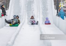 Мэрия пояснила, почему ледовые горки в Томске закрывают на ночь