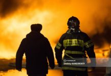 Трое детей и пожилой мужчина пострадали в ночном пожаре в Томске