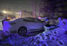 Фура и легковушка столкнулись на ул.Мостовой в Томске. Двух человек увезли в больницу