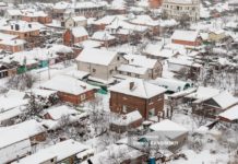 СК завершил проверку по планам отключить томский дачный поселок от электричества