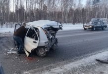 Двоих увезли в больницу после ДТП на трассе в Томском районе