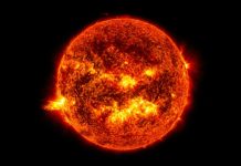 Очень сильная магнитная буря накрыла Землю после солнечной вспышки