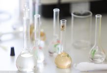 Студентов и сотрудников корпуса ТГУ эвакуировали из-за разлива бутанола