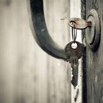 Дверной замок заржавел, как его открыть