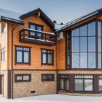 Современные тренды в использовании фасадного алюминиевого остекления для коттеджей