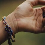 Судьбоносные «браслеты»: о чем говорят линии на запястьях