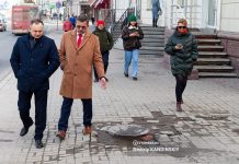 Тротуарную плитку заменят на пр.Ленина в Томске к августу. С дороги уберут колейность