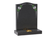 Памятник на могилу: советы по выбору достойного памятника для увековечения памяти близкого человека