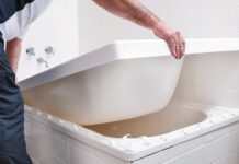 Зачем нужен акриловый вкладыш в ванну: все плюсы и минусы