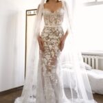 Сентябрьская сказка: как выбрать идеальное свадебное платье для осенней свадьбы