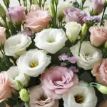 Эустомы от AzaliaNow: стильные композиции для любого настроения