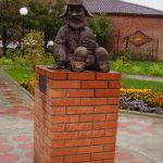 Памятник домовому